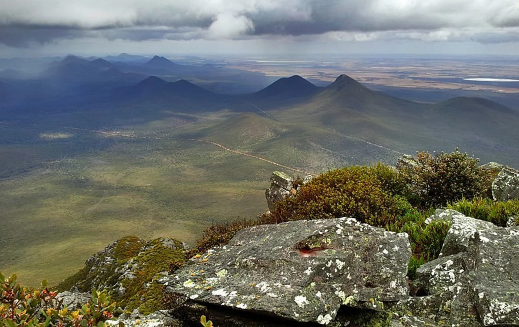An image depicting the trail Mt Toolbrunup Walk and its surrounding area.