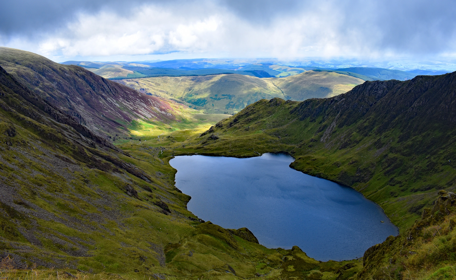 An image depicting the trail Cadair Idris - Craig Cau and Cyfrwy by the Pony Path and its surrounding area.
