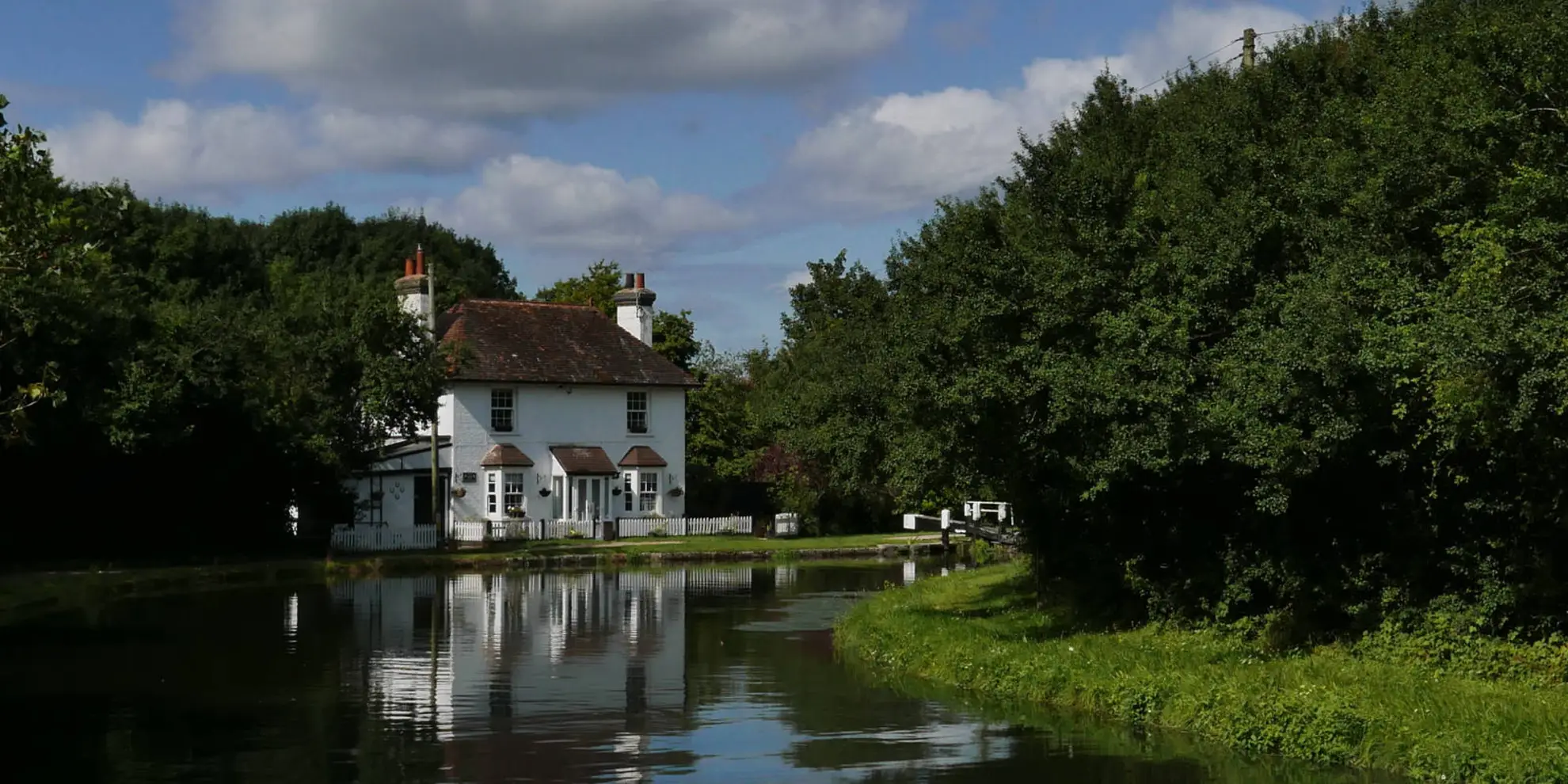 An image depicting the trail Cheddington to Tring via Marsworth and its surrounding area.