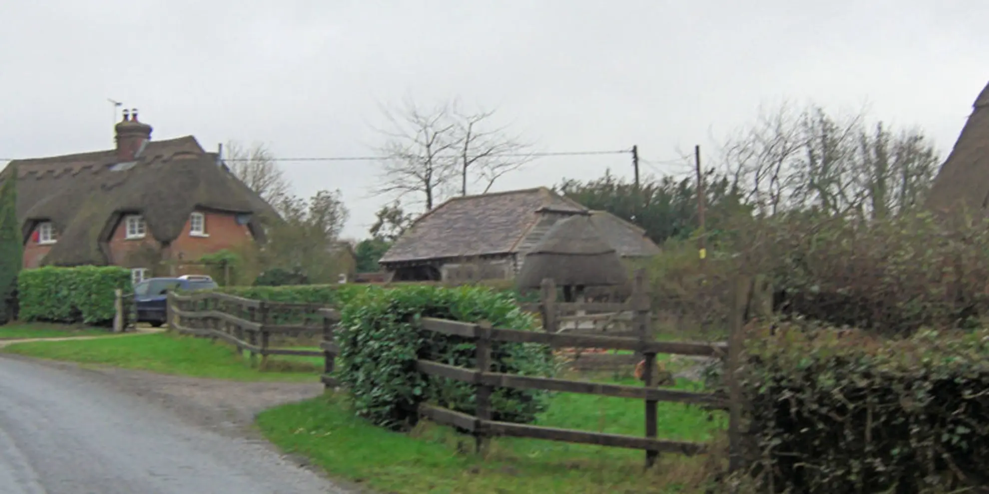 An image depicting the trail Landford and Hamptworth Walk and its surrounding area.