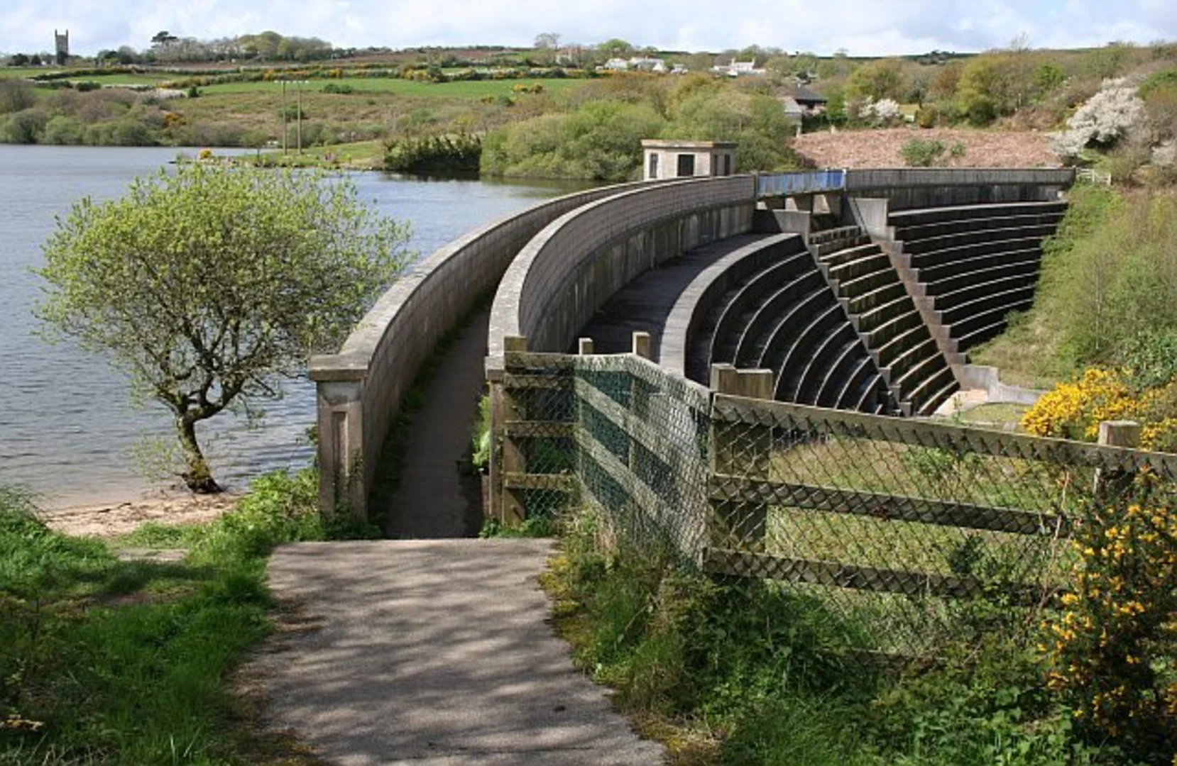 An image depicting the trail Argal Reservoir Loop and its surrounding area.