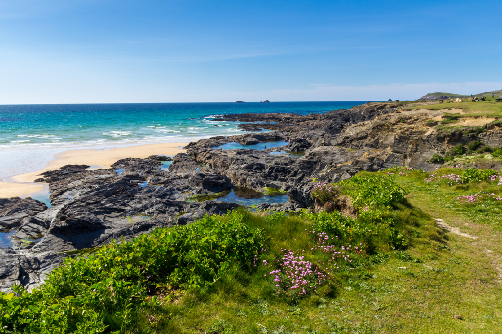 An image depicting the trail Constantine Bay to Mawgan Porth Walk and its surrounding area.