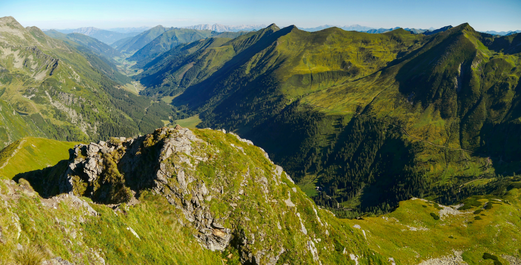 An image depicting the trail Hornfeldspitze and its surrounding area.