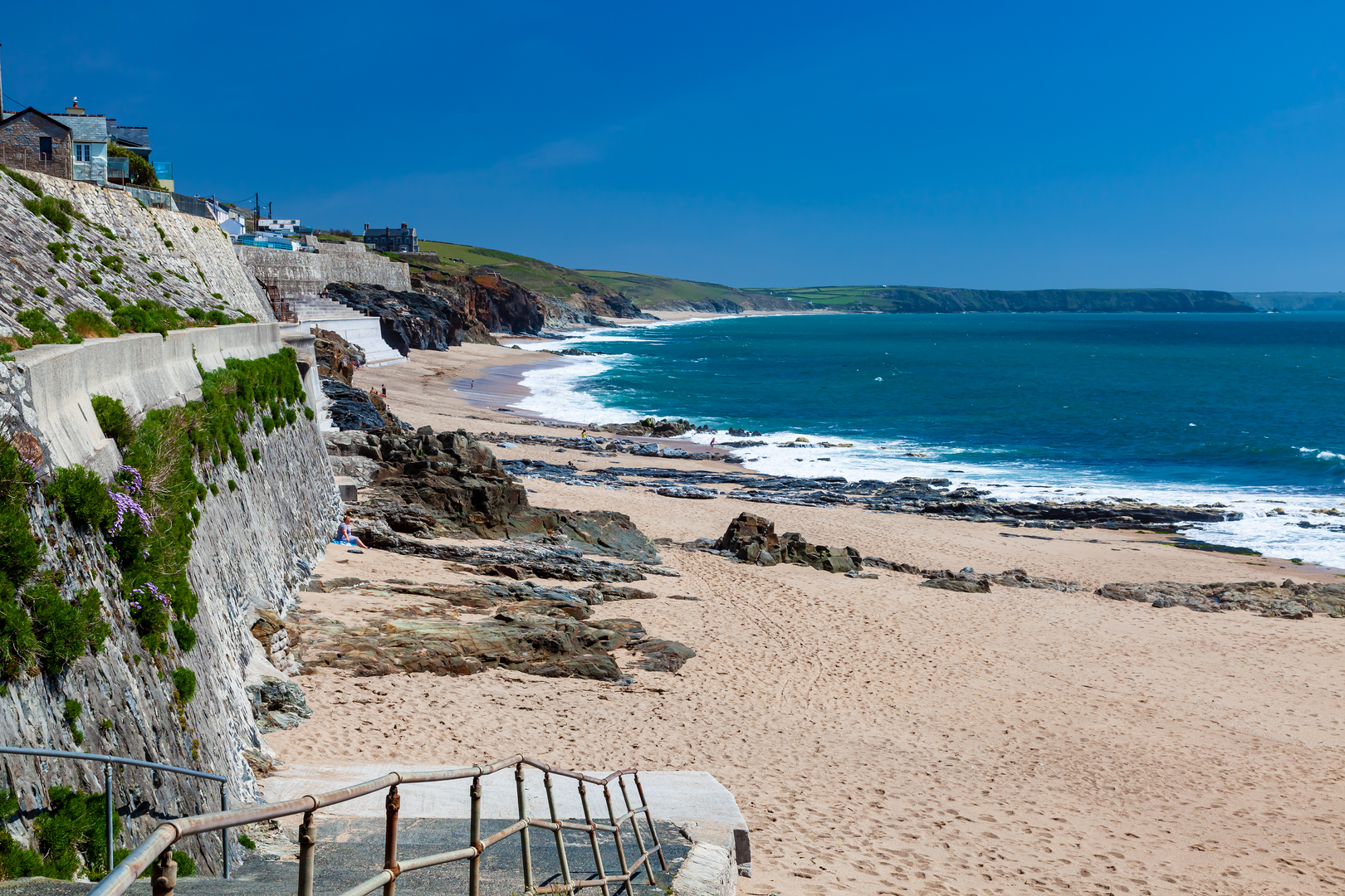 An image depicting the trail Cornwall Coast Path and its surrounding area.
