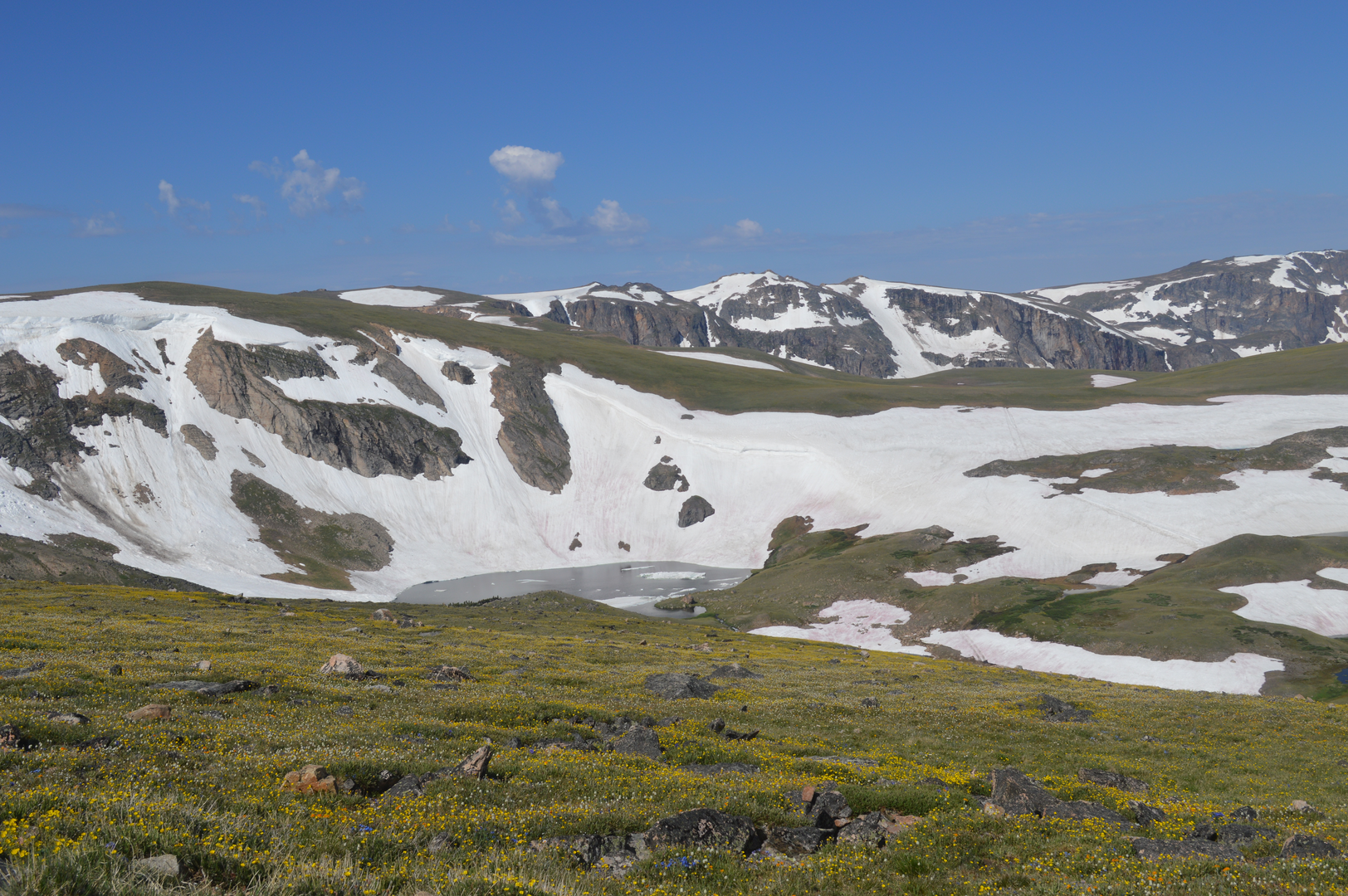 An image depicting the trail Spanish Peaks Loop and its surrounding area.