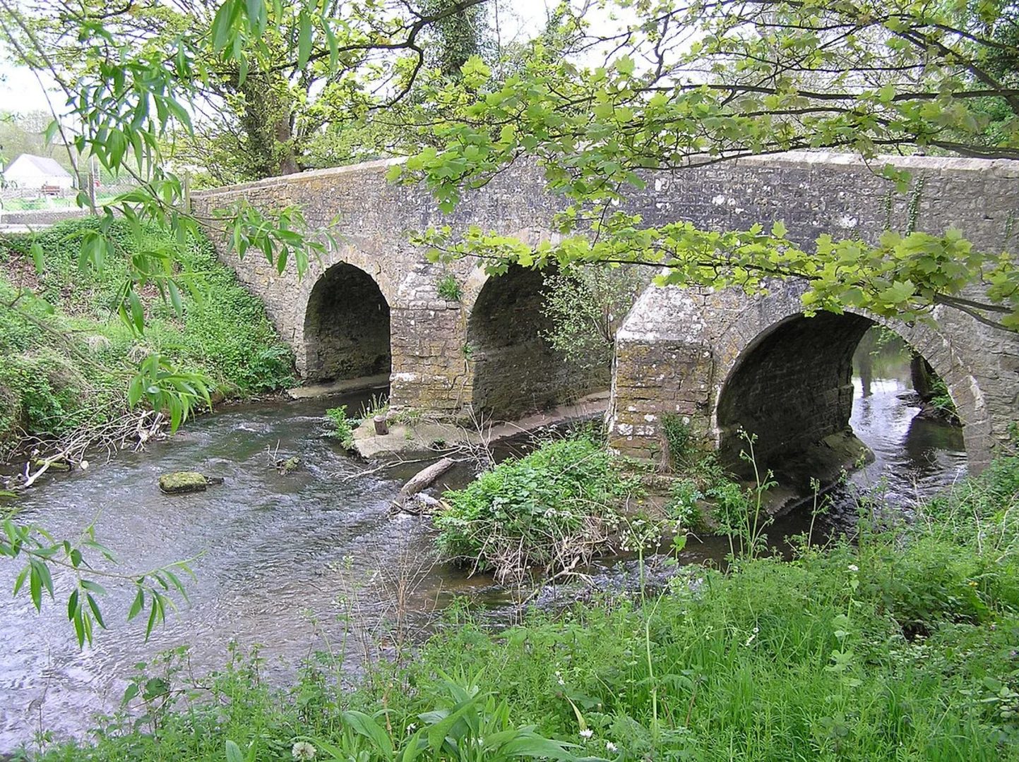 An image depicting the trail Compton Dando Country Park and its surrounding area.