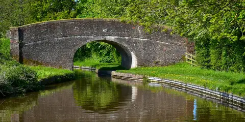 An image depicting the trail Whitchurch Loop Walk and its surrounding area.