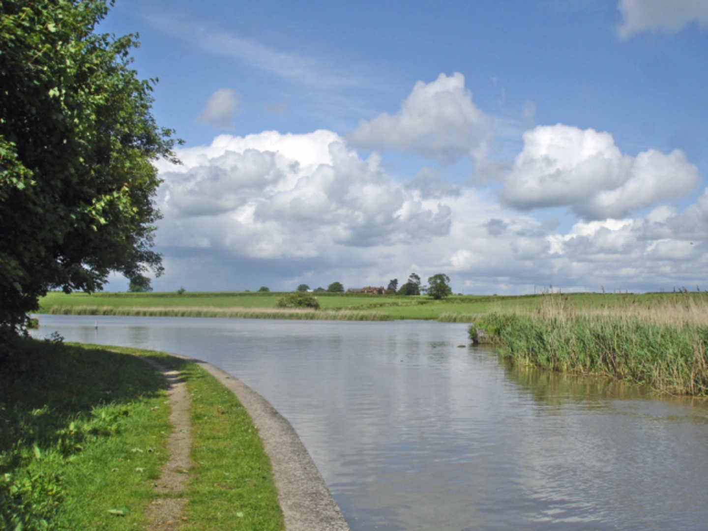 An image depicting the trail Middlewich to Anderton Walk and its surrounding area.