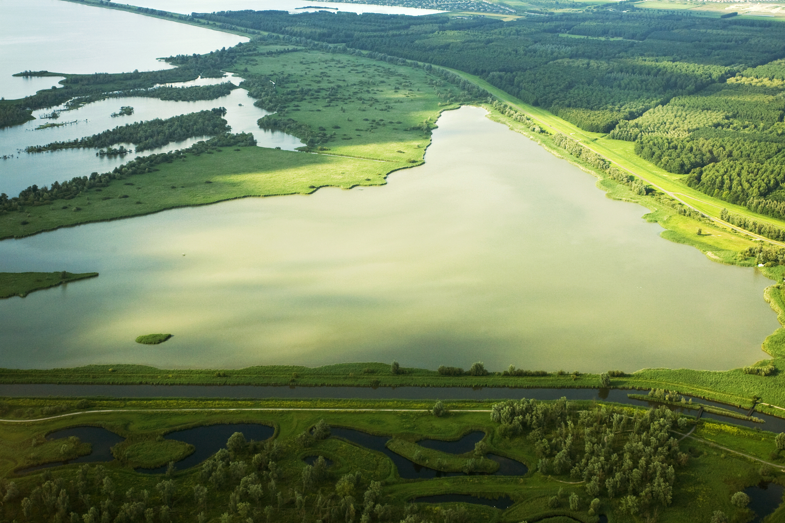 An image depicting the trail Keersluisplas, Praambos and and Observatiepunt Loop and its surrounding area.