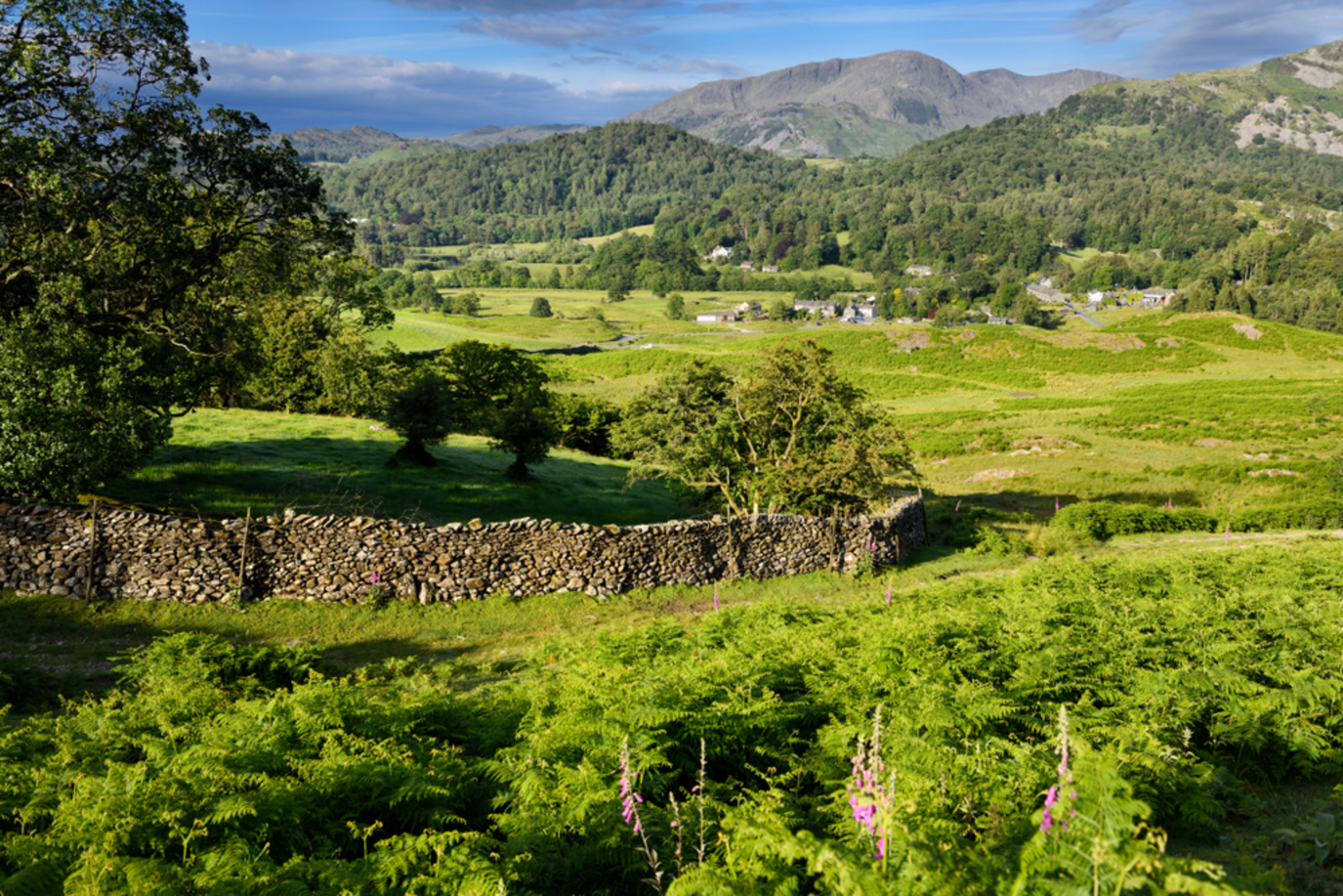 An image depicting the trail Great Carrs and its surrounding area.