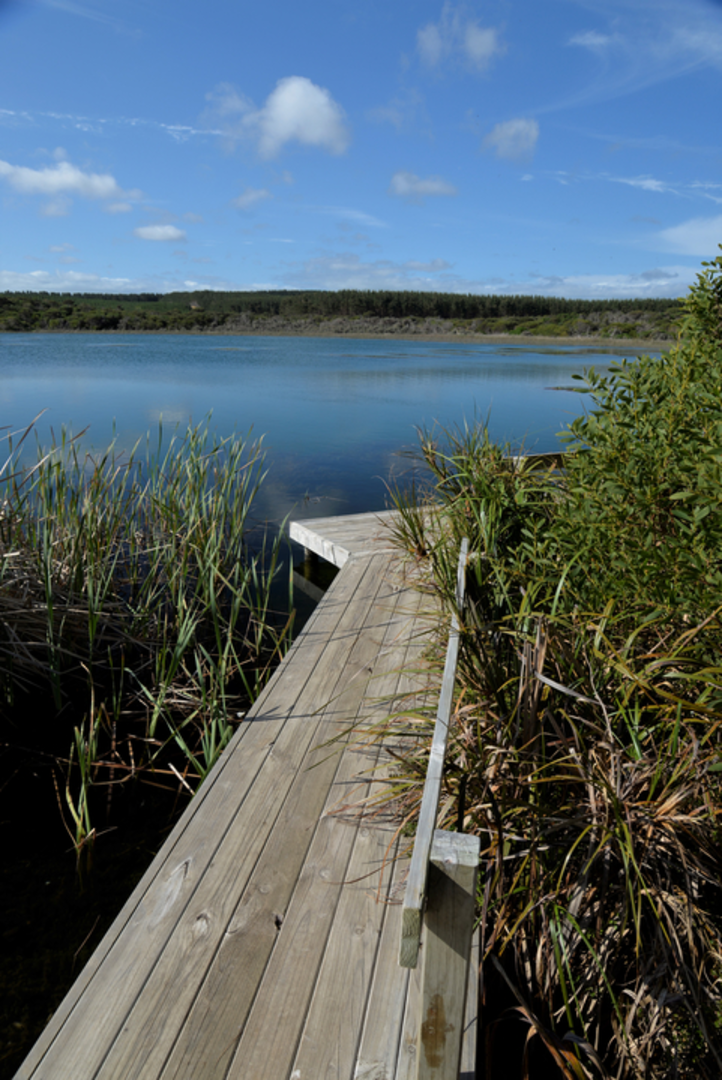An image depicting the trail Lake Monibeong Circuit and its surrounding area.