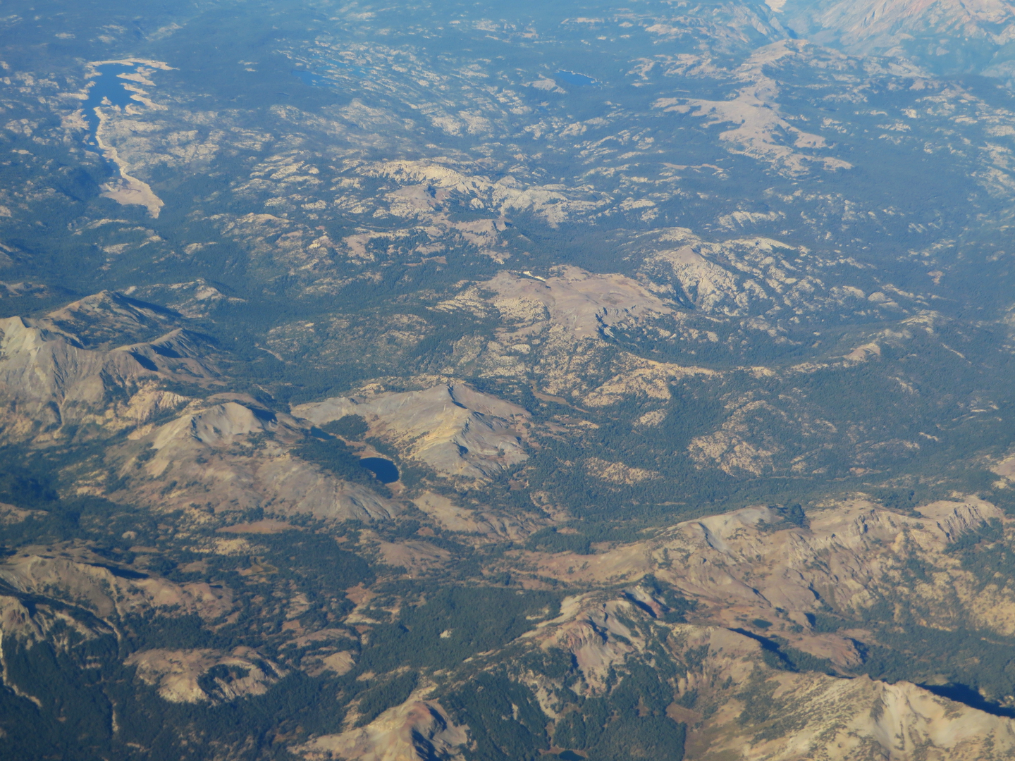 An image depicting the trail Summit Lake, Elephant Rock Lake and Union Rock Lake Loop Trail and its surrounding area.