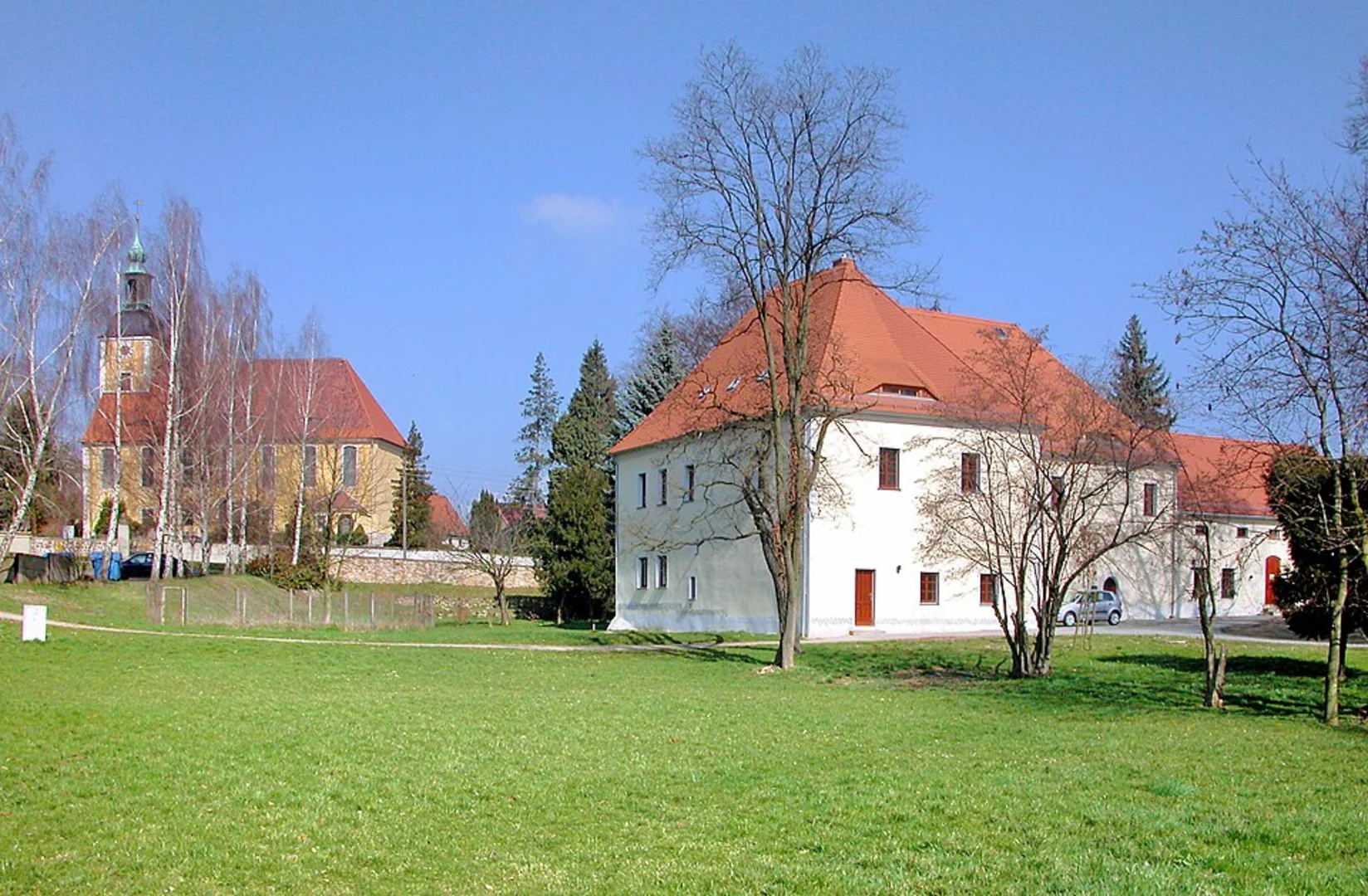 An image depicting the trail Kloster Marienthal, Schlossheide and Schloss Hansenberg Loop and its surrounding area.
