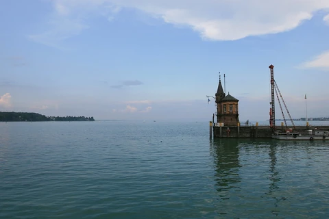 An image depicting the trail Bodensee-Rundwanderweg and its surrounding area.