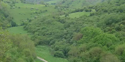 An image depicting the trail Wetton and Manifold Valley and its surrounding area.