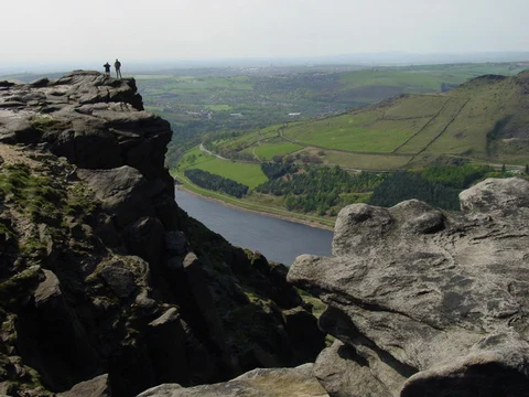 An image depicting the trail Dean Rocks Loop via Dovestone Reservoir and its surrounding area.