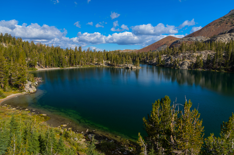 An image depicting the trail Duck Lake via Duck Pass Trail and its surrounding area.