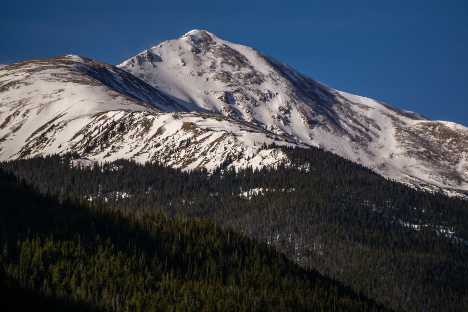 An image depicting the trail Mount Sniktau Trail from Loveland Pass and its surrounding area.