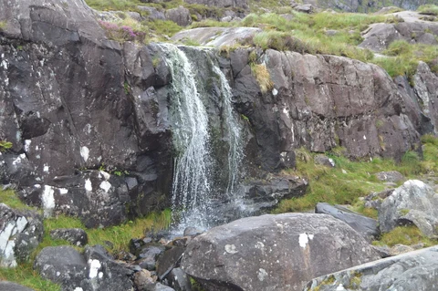 An image depicting the trail Lough Doon to Gob an Iolair and its surrounding area.