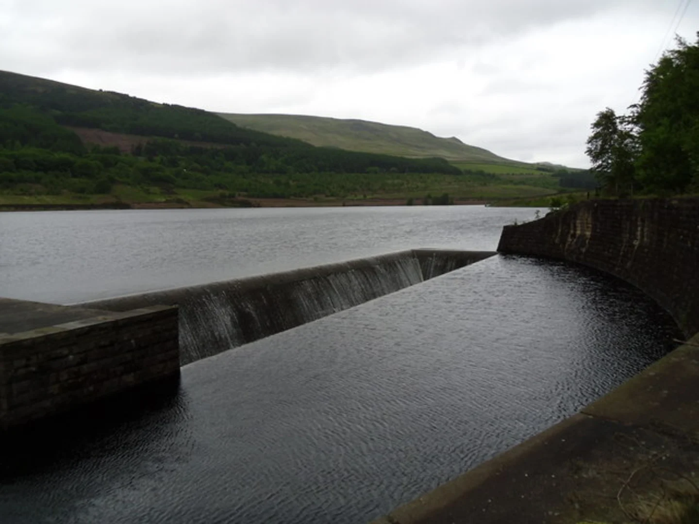 An image depicting the trail Hadfield to Crowden Loop via Valehouse and Rhodeswood Reservoir and its surrounding area.