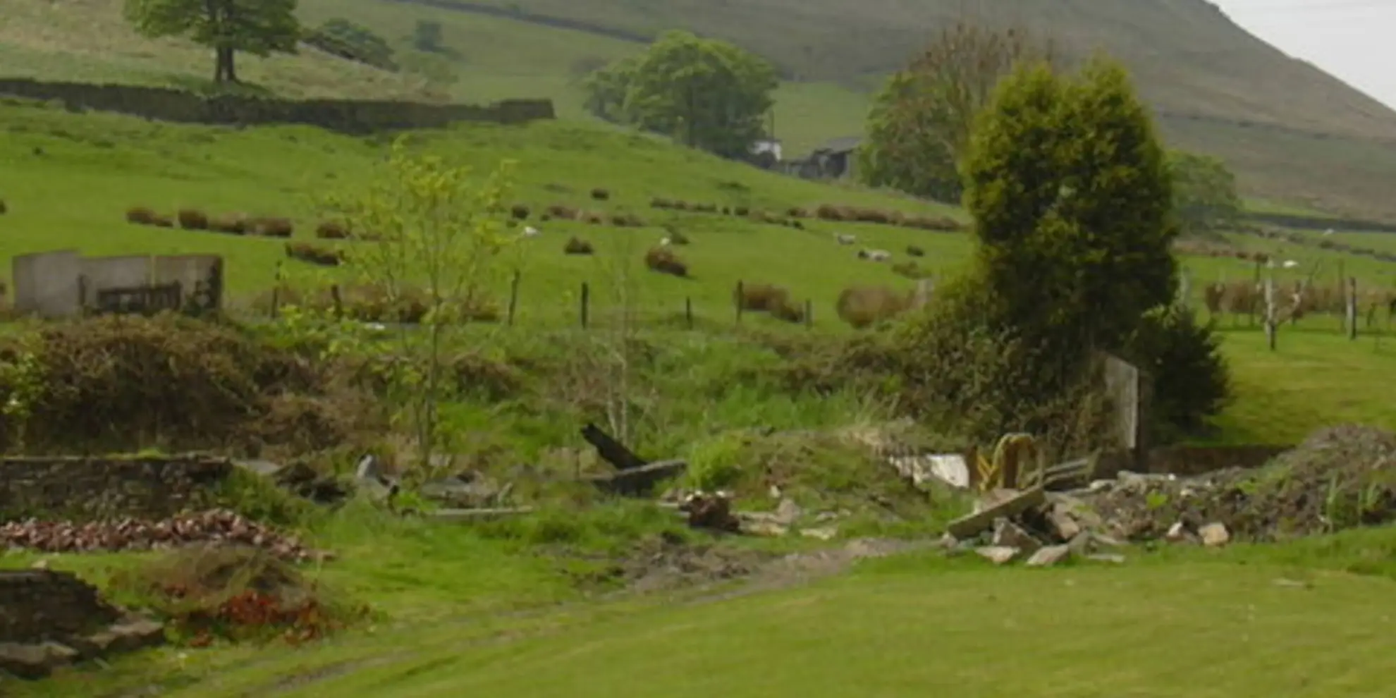 An image depicting the trail Helmshore - Musbury Heights and Musbury Tor and its surrounding area.
