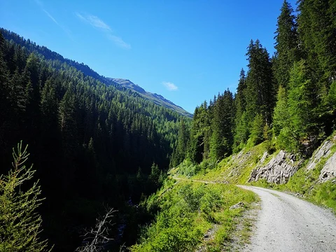 Chemin des villages et hameaux d'Entremont