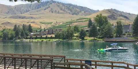 An image depicting the trail Chelan Summit Trail and its surrounding area.