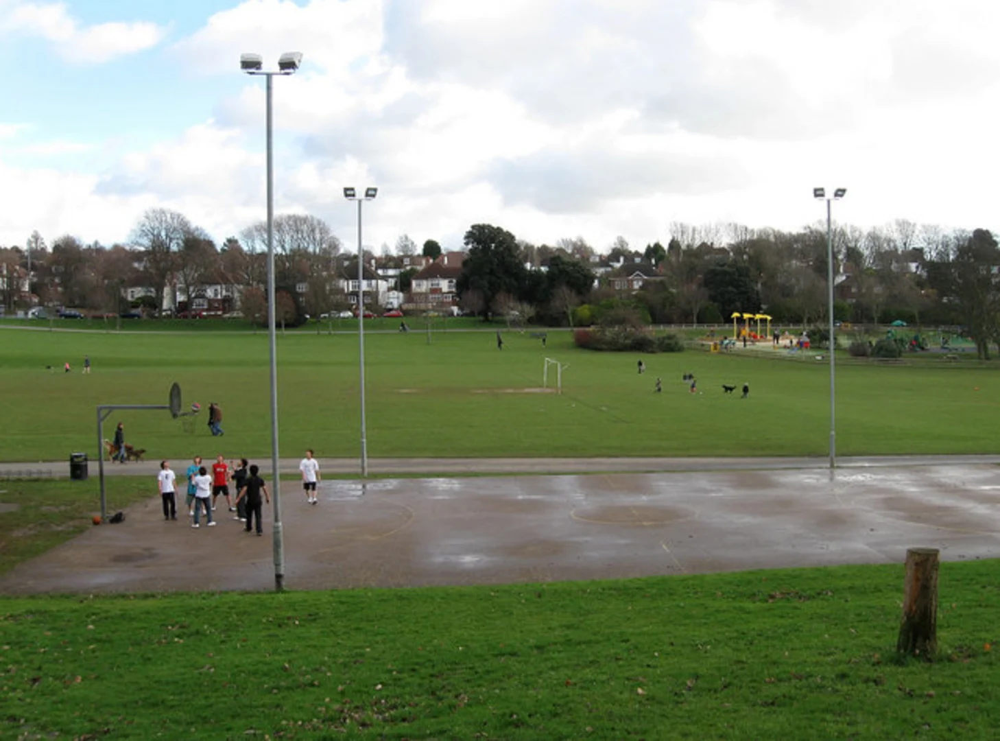 An image depicting the trail Hove Park Loop and its surrounding area.