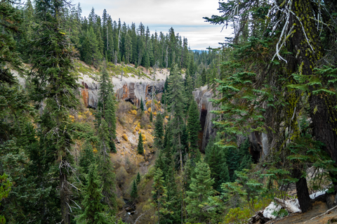 An image depicting the trail Annie Spring Cutoff Trail and its surrounding area.
