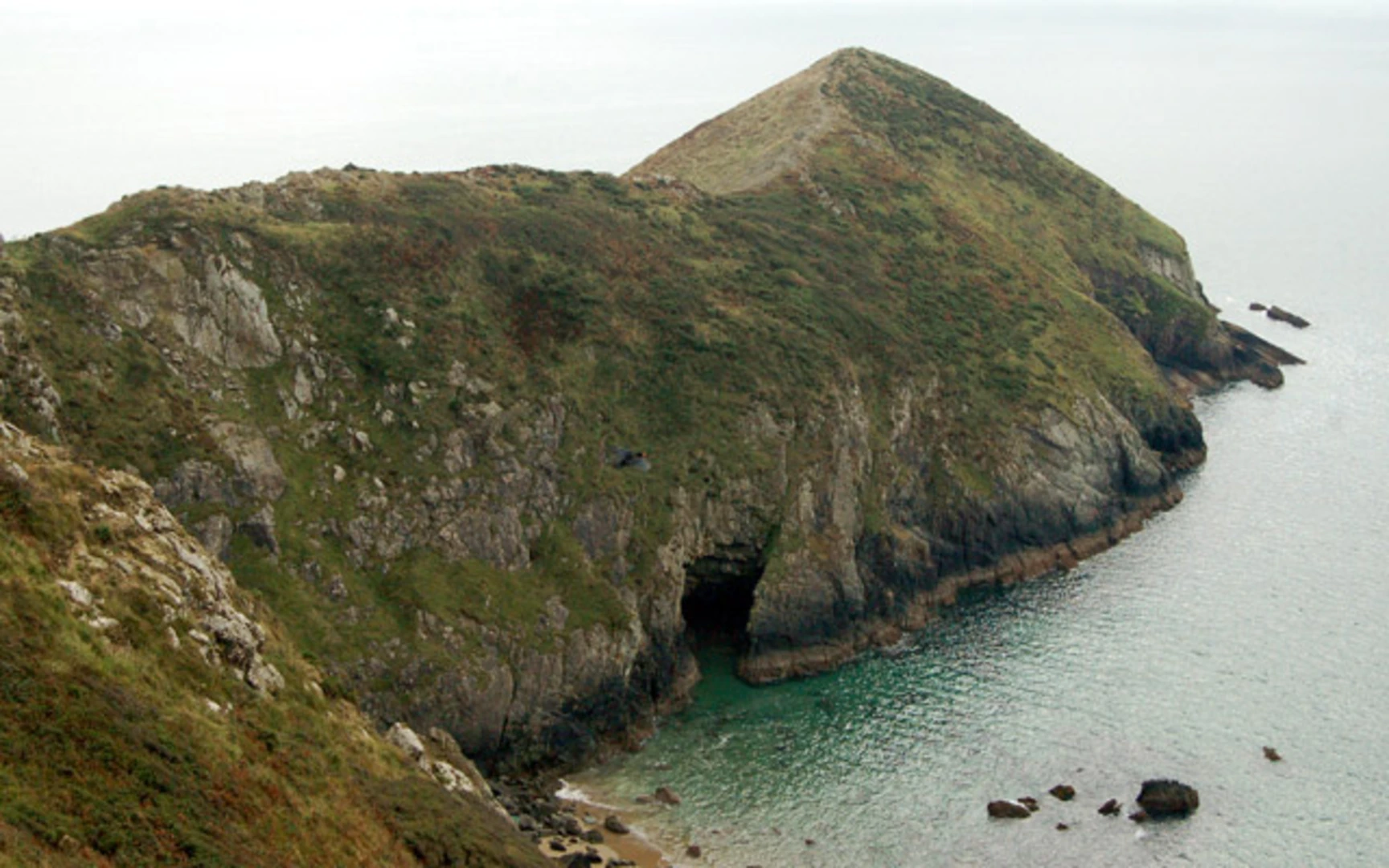 An image depicting the trail Perprean Cove, Porthbeer Cove and Treleaver Cliff and its surrounding area.