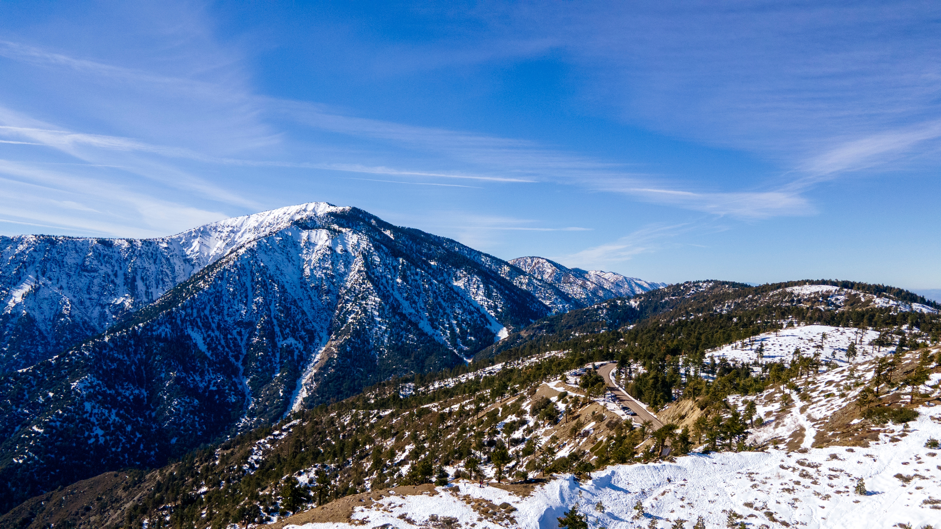 An image depicting the trail Mount Islip, Mount Hawkins and Mount Baden-Powell via Pacific Crest Trail and its surrounding area.