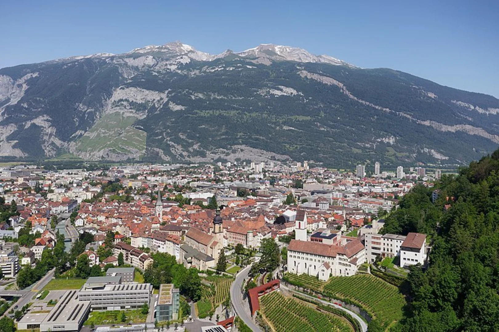 An image depicting the trail Chur Rhine Valley and its surrounding area.