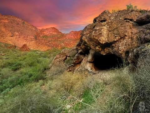 An image depicting the trail Carney Springs Waterfall and The Shaka Cave and its surrounding area.