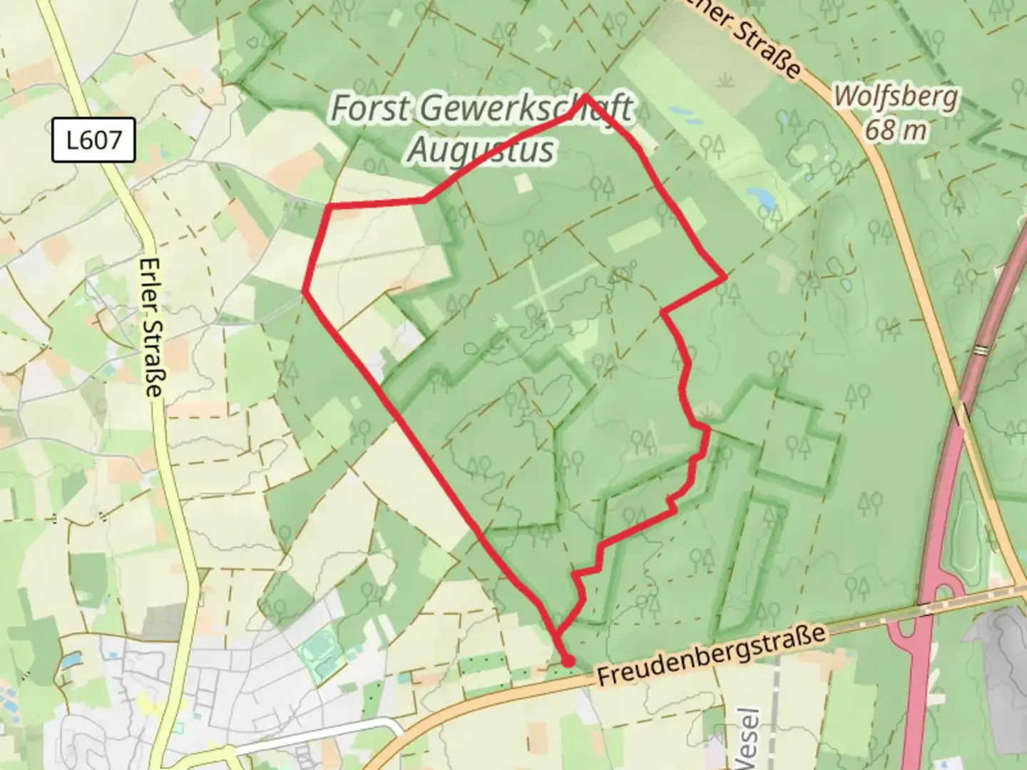 An image depicting the trail Ruester Mark Rundweg and its surrounding area.