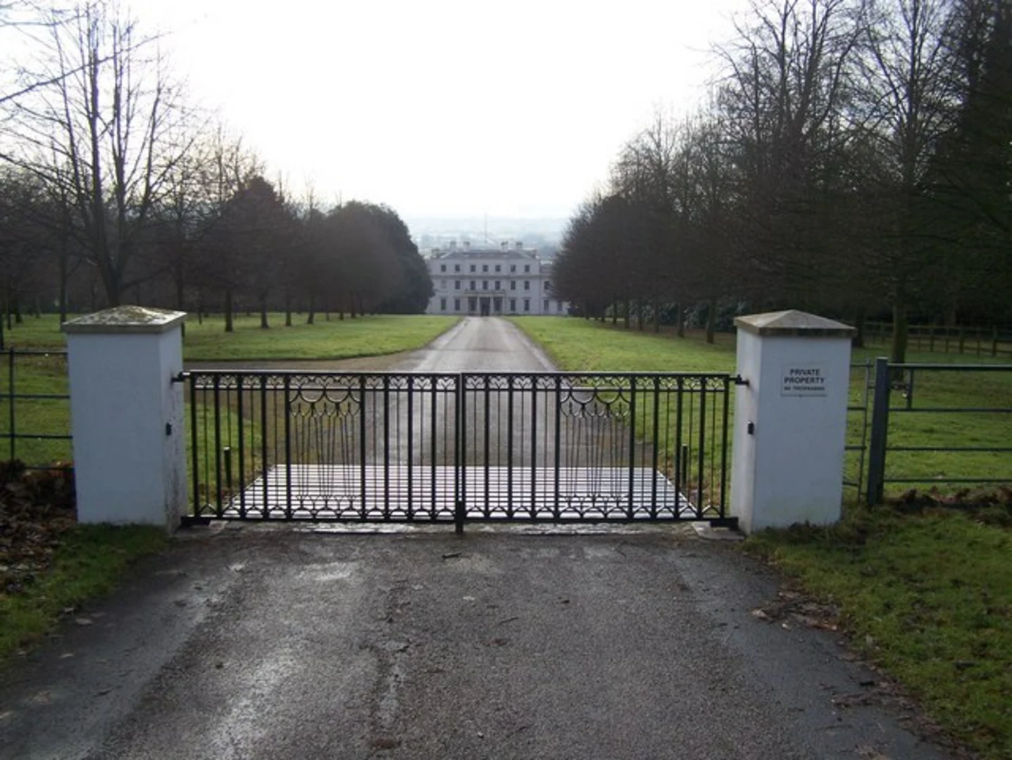An image depicting the trail Linton Park and its surrounding area.