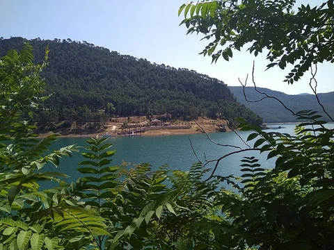 El Tranco to Canada Morales