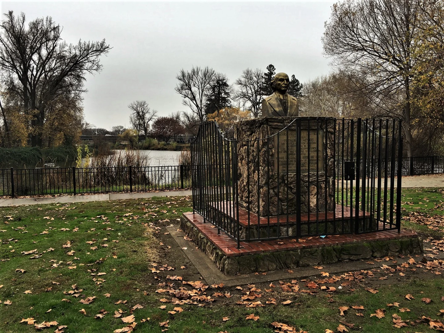 An image depicting the trail Southside Park Horseshoe Pits Loop and its surrounding area.