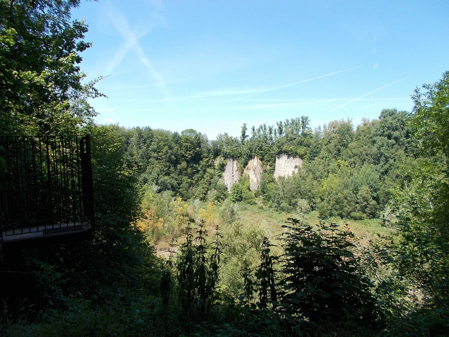 An image depicting the trail Nord-Erbach and PanoramaRadweg Niederbergbahn Loop and its surrounding area.