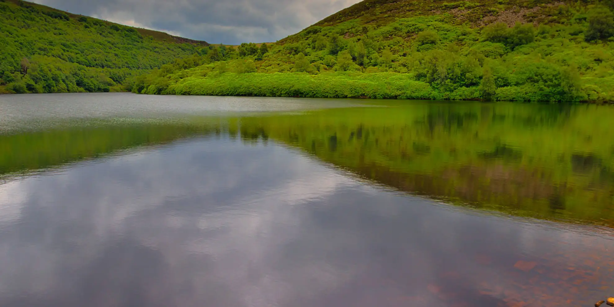An image depicting the trail Hollingworthall Moor and Walkerwood Reservoirs and its surrounding area.