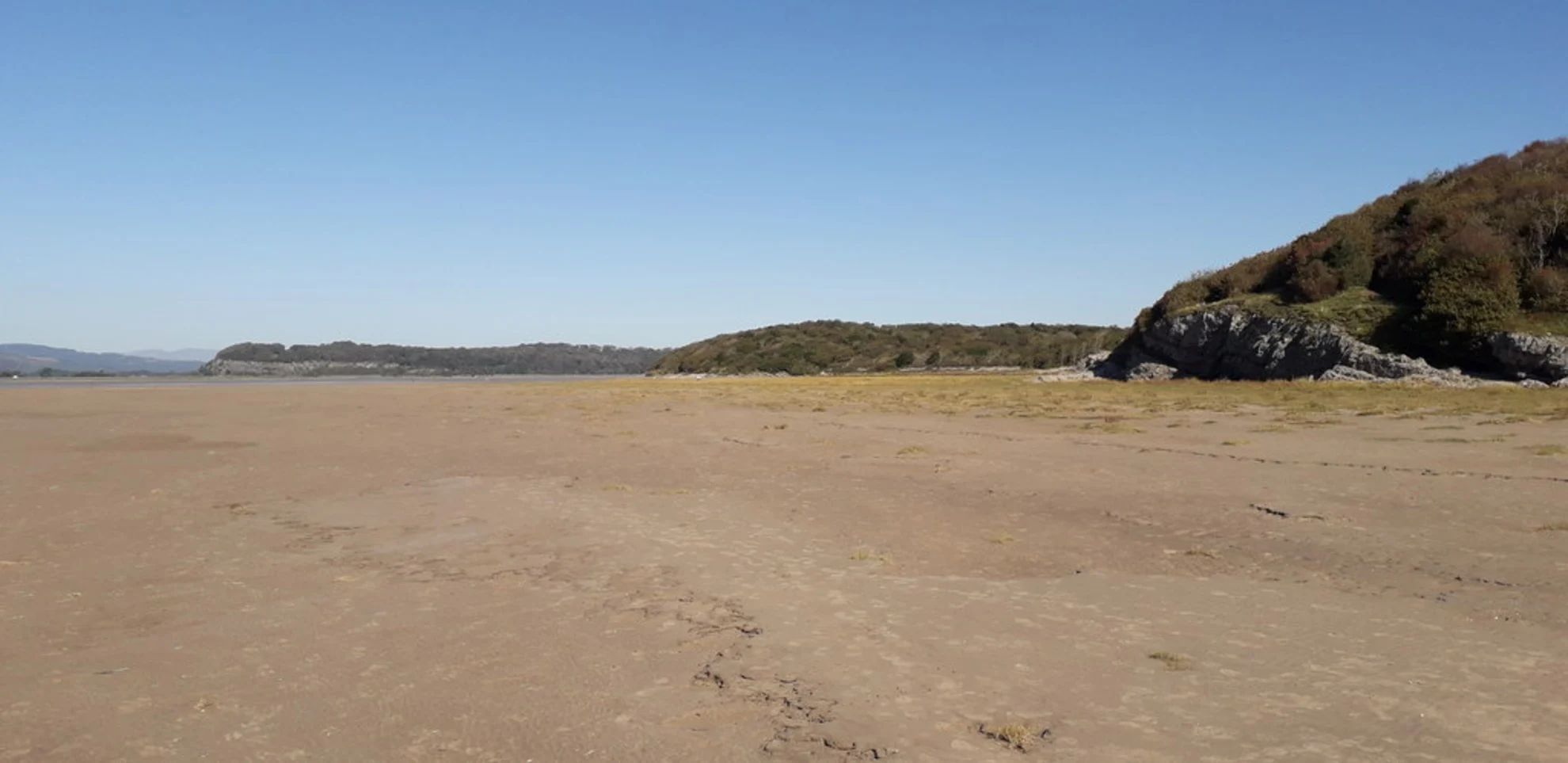 An image depicting the trail Arnside Circular Path and its surrounding area.