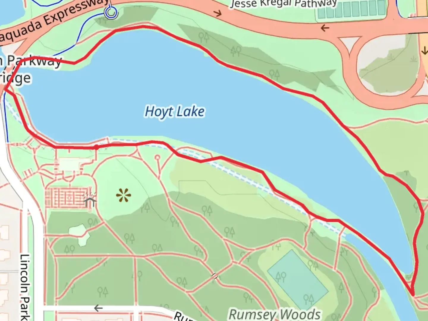 An image depicting the trail Hoyt Lake Loop Trail and its surrounding area.