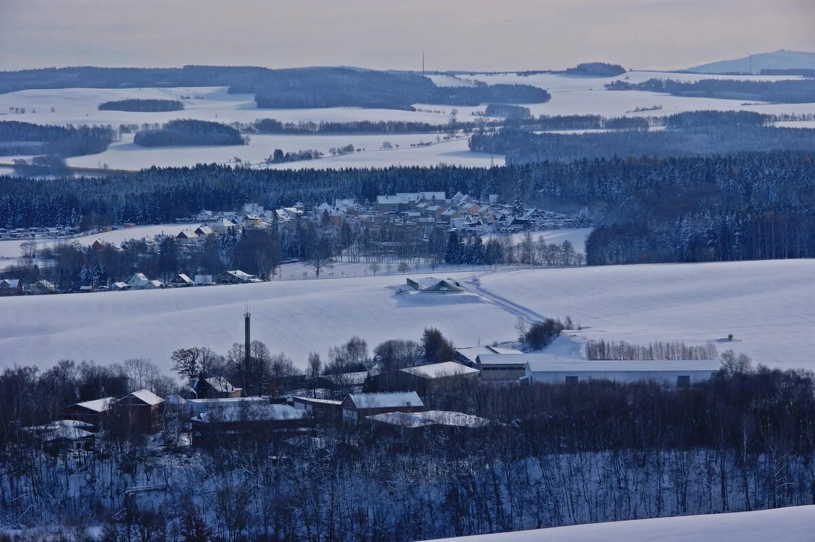 An image depicting the trail Kuchensee Loop and its surrounding area.