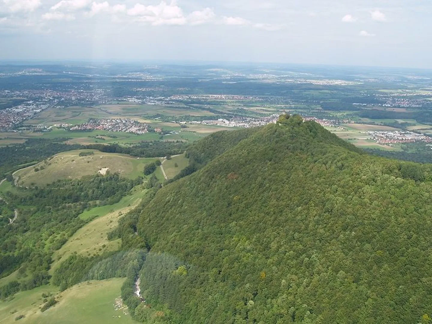 An image depicting the trail Teckberg Peak Walk via Hochgehadelt and its surrounding area.