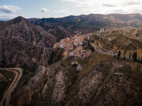 Alcaine Route of the Towers PR TE 98