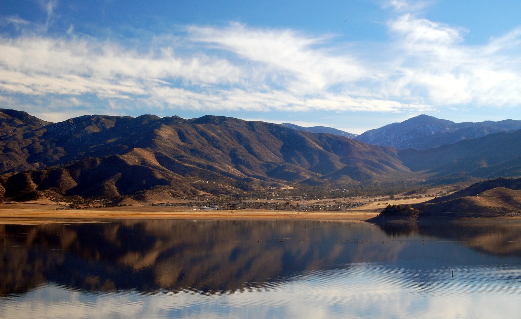 An image depicting the trail Isabella Peakfrom Hungry Gulch Campground and its surrounding area.