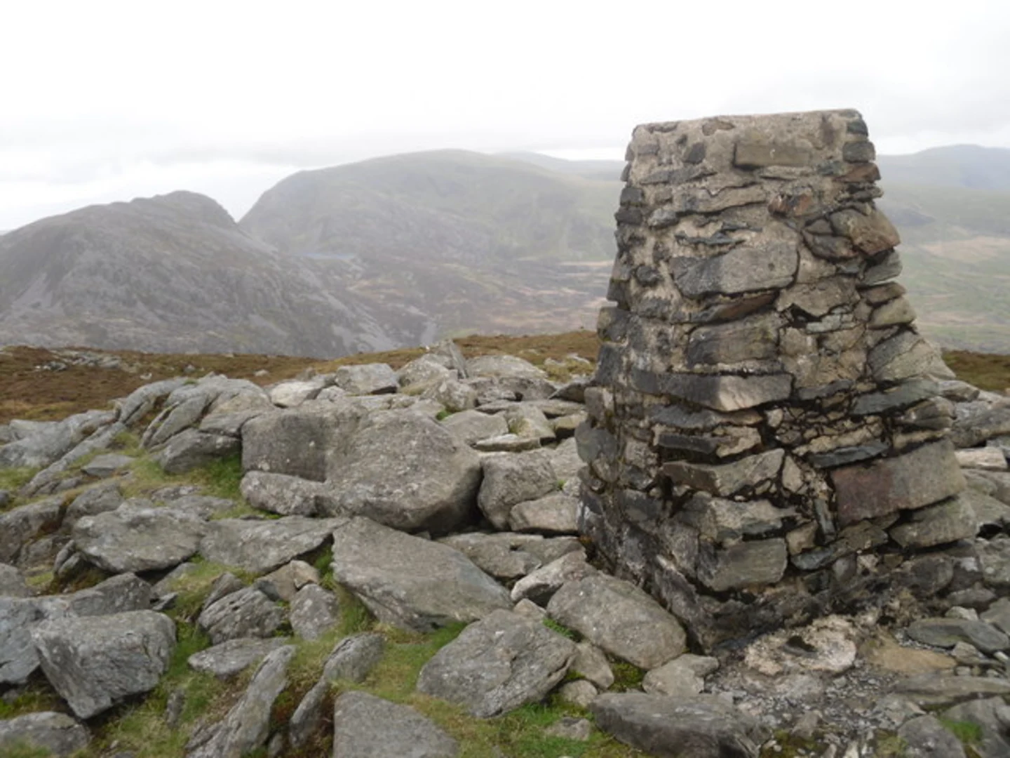 An image depicting the trail Rhinog Fawr Walk and its surrounding area.