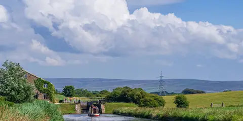 An image depicting the trail Lancashire to Yorkshire Historical Walk and its surrounding area.