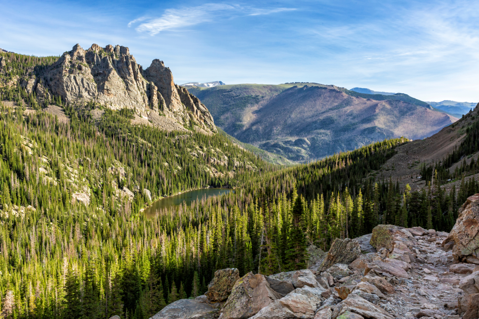 An image depicting the trail Tourmaline Lake Trail from Bear Lake and its surrounding area.