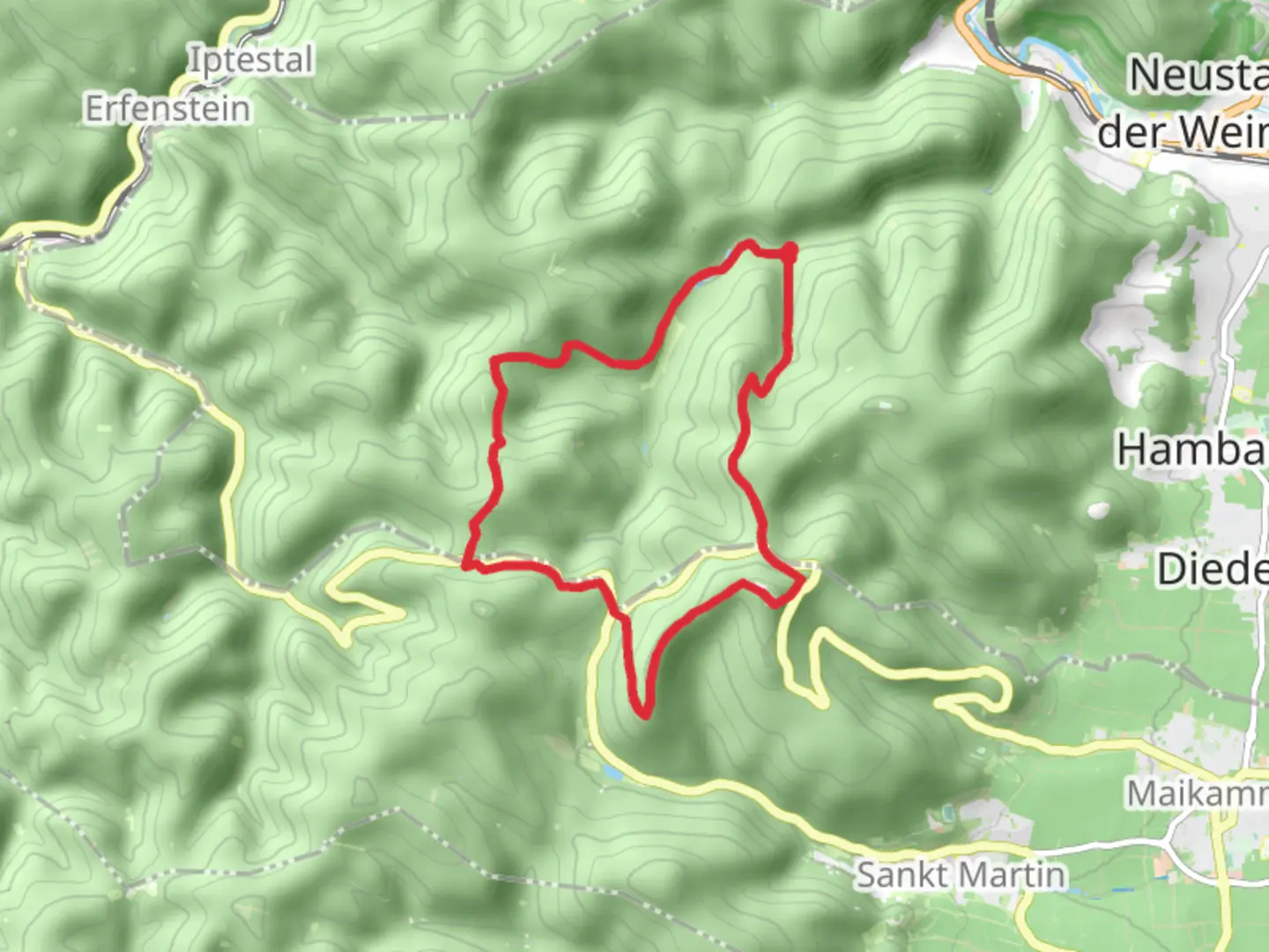 An image depicting the trail Kalmit via Pfaelzerwald Weiss Roter Balken and Loog Loop 1 and its surrounding area.