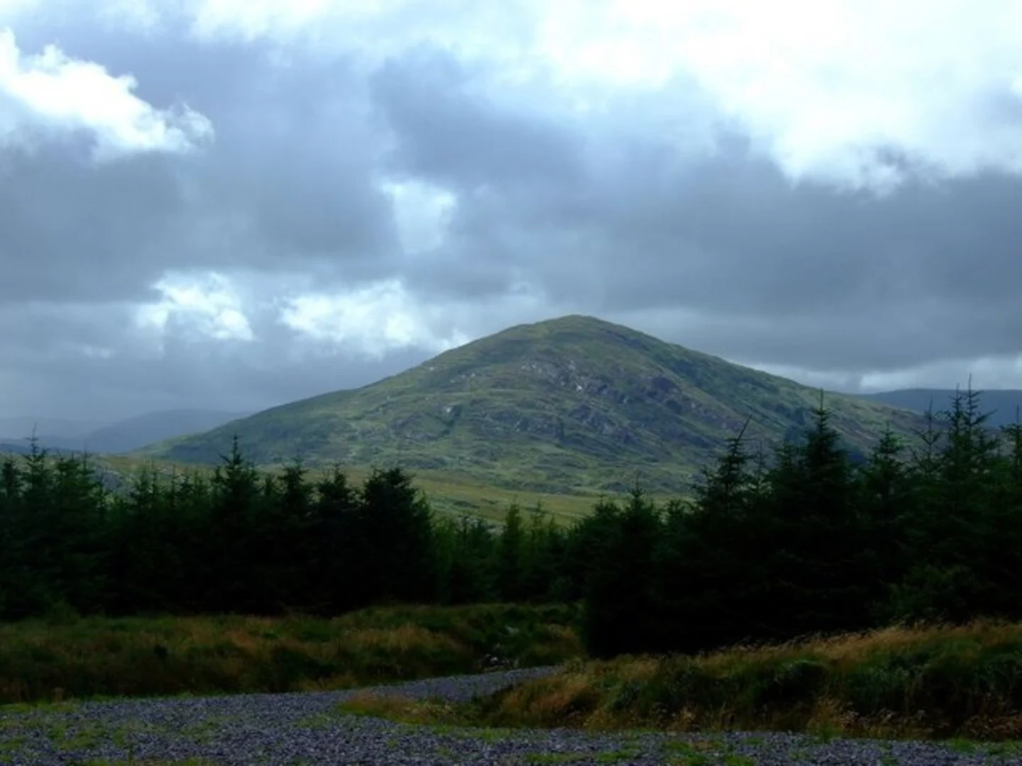 An image depicting the trail Shehy More and Shehy More South West Mountain Loop and its surrounding area.